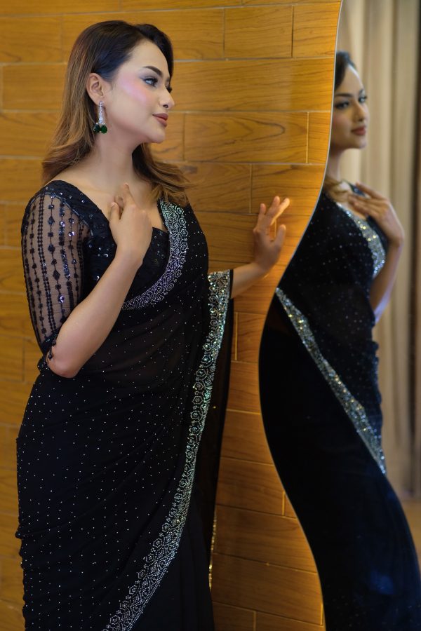 {"ARInfo":{"IsUseAR":false},"Version":"1.0.0","MakeupInfo":{"IsUseMakeup":false},"FaceliftInfo":{"IsChangeEyeLift":false,"IsChangeFacelift":false,"IsChangePostureLift":false,"IsChangeNose":false,"IsChangeFaceChin":false,"IsChangeMouth":false,"IsChangeThinFace":true},"BeautyInfo":{"SwitchMedicatedAcne":false,"IsAIBeauty":false,"IsBrightEyes":false,"IsSharpen":false,"IsOldBeauty":false,"IsReduceBlackEyes":false},"HandlerInfo":{"AppName":2},"FilterInfo":{"IsUseFilter":false}}